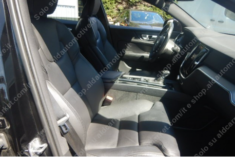 2020 Volvo V60 Cross Country, Dyzelinas